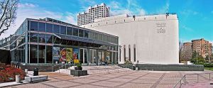 The  Houston Museum of Natural Science  is home to the Burke Baker Planetarium.